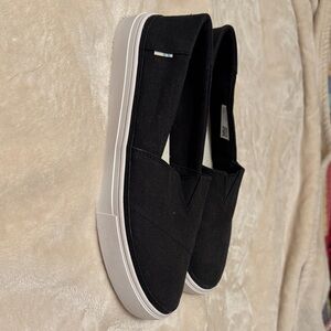 TomBlack Slip-On Canvas Shoes